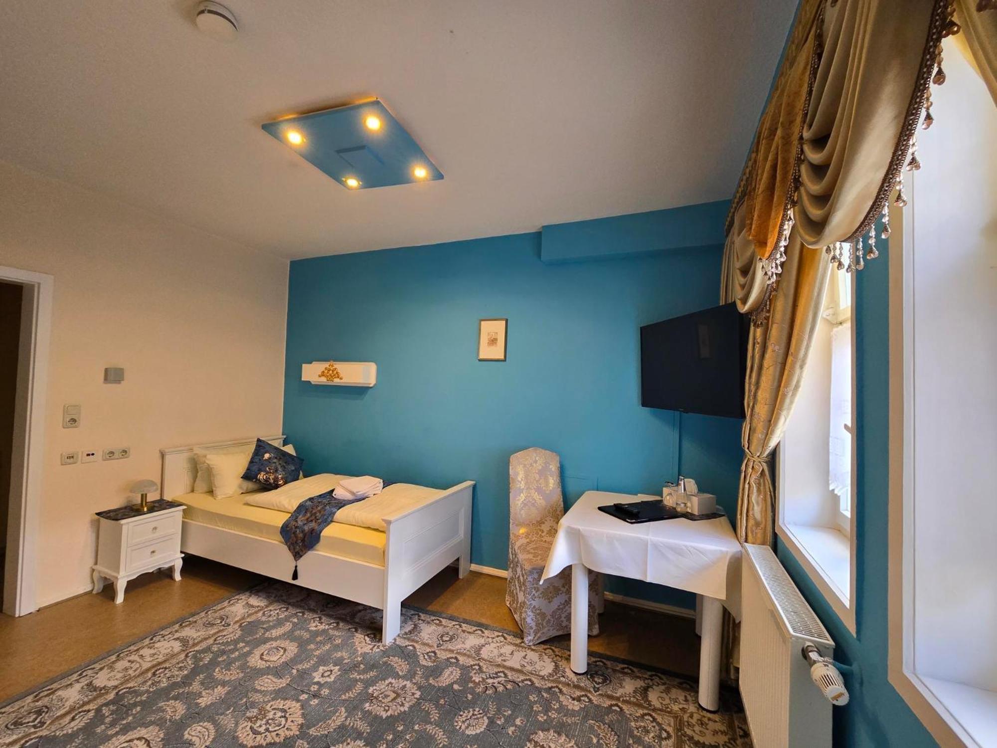 Hotel & Cafe Schachtenburg Schlitz Zewnętrze zdjęcie